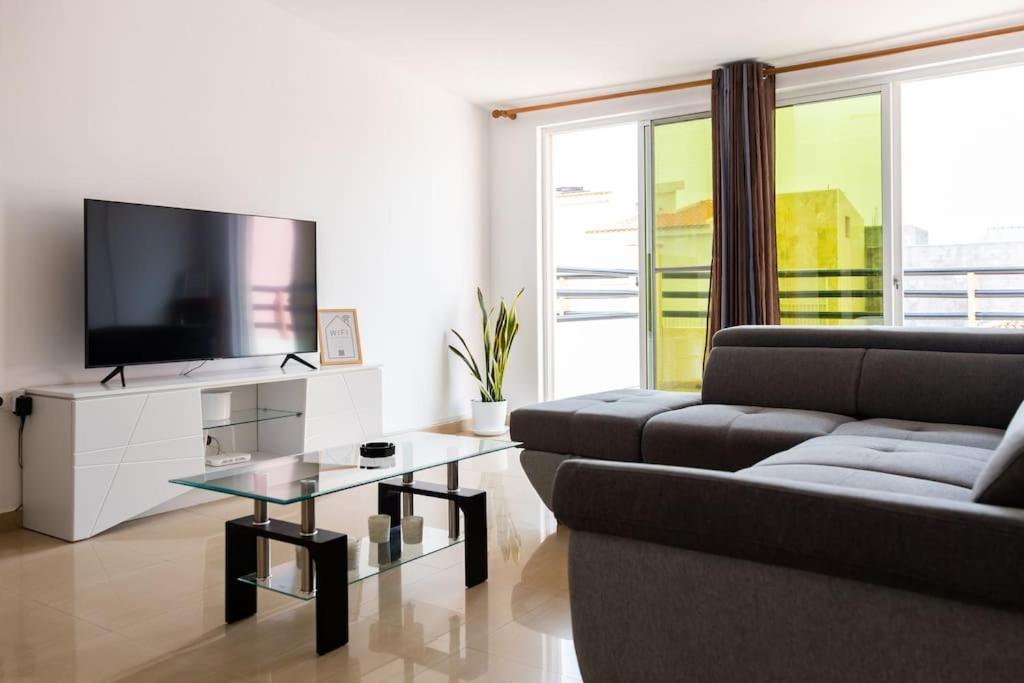 3 Bedroom Apt, Free Wifi & Ac, Cidadela - Lcgr Praia Exterior photo