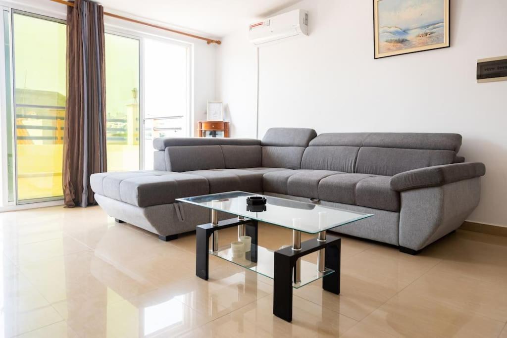 3 Bedroom Apt, Free Wifi & Ac, Cidadela - Lcgr Praia Exterior photo